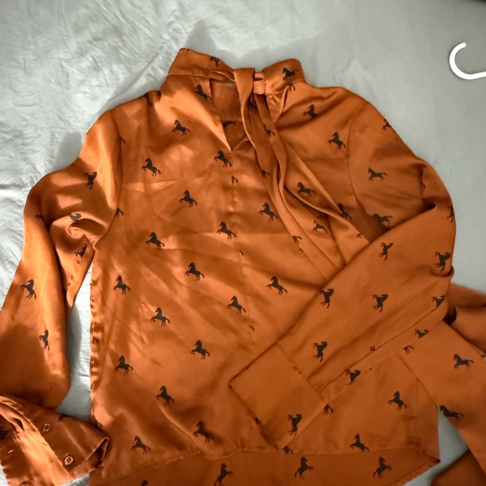 Forever 21 Burnt Orange Horse Pattern Top